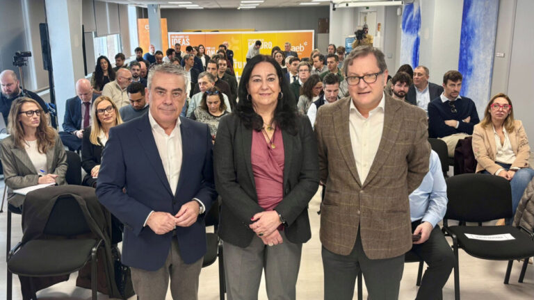 Reuni&oacute;n en CAEB sobre decreto de proyectos estrat&eacute;gicos en Baleares