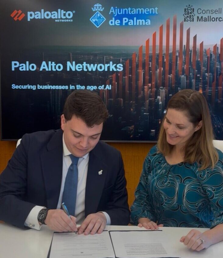 Firma de acuerdo entre Ajuntament de Palma y Palo Alto Networks