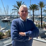 Gabriel Dol&ccedil;, presidente de Fanmed, en el Club N&aacute;utico de s'Arenal con barcos al fondo.