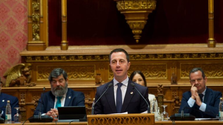 Llorenç Galmés hablando en el Debate de Política General sobre turismo en Mallorca