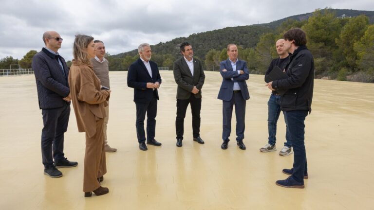 Reuni&oacute;n de autoridades en el dep&oacute;sito de agua potable de Costa d&rsquo;en Blanes