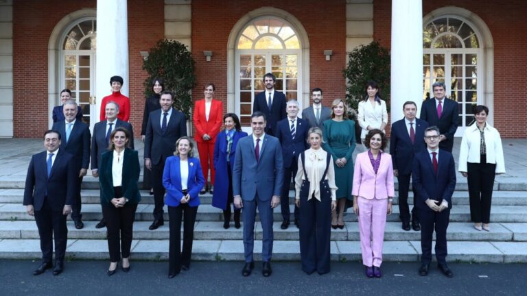 Retrato del Gobierno español en el Consejo de Ministros