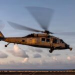 Tres helic&oacute;pteros de la Marina estadounidense sobrevolando Palma de Mallorca