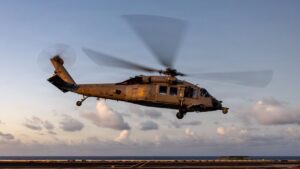 Tres helic&oacute;pteros de la Marina estadounidense sobrevolando Palma de Mallorca