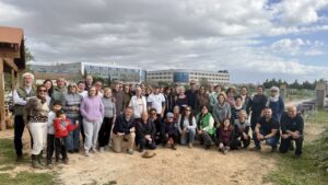 Grupo de participantes en el Concurso del Huerto m&aacute;s creativo de ASIMA