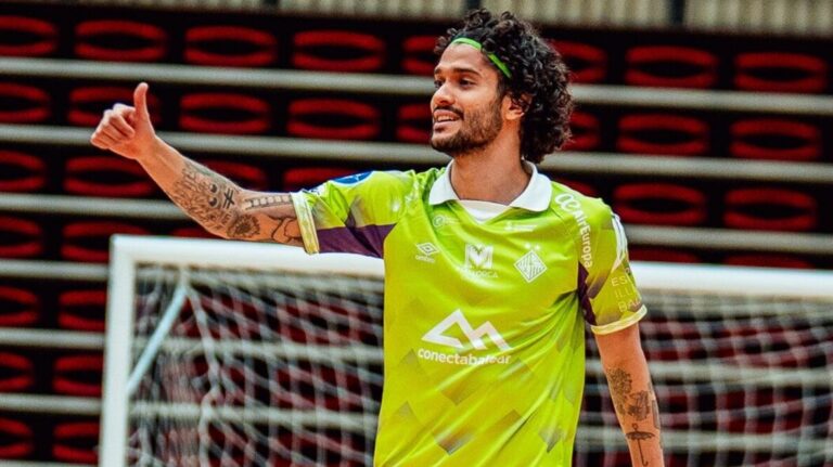 Jugador del Illes Balears Palma Futsal celebrando un momento del partido