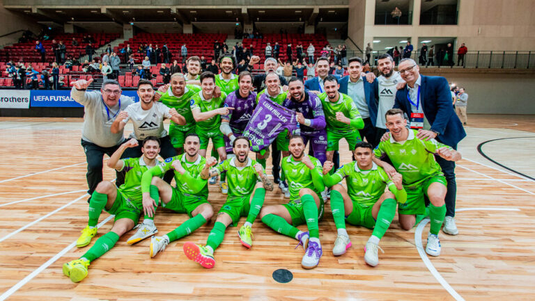 Equipo Illes Balears Palma Futsal celebrando su pase a la Final Four
