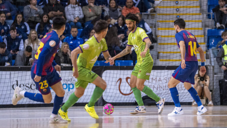 Partido de futsal entre Illes Balears Palma y Bar&ccedil;a en Son Moix