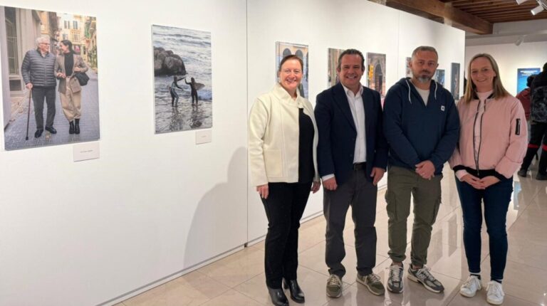Inauguraci&oacute;n de la exposici&oacute;n de fotograf&iacute;a sobre mujeres en Mallorca