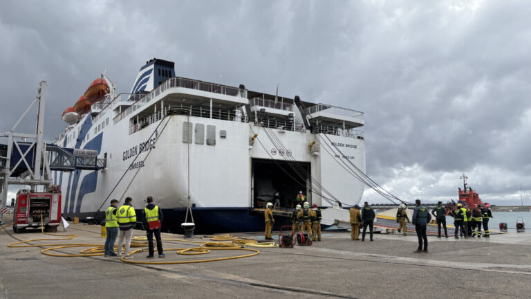 Alarma por un incendio en un ferri de GNV con destino Palma
