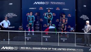 Izan Guevara en el podio del GP de Estados Unidos 2026