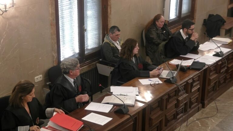 Un enfermero que atendi&oacute; a la beb&eacute; arrojada en Porto Cristo asegura que "su coraz&oacute;n se mov&iacute;a"