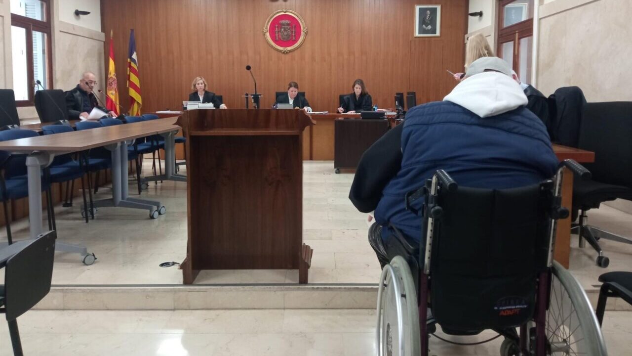 Acusa a su padre de violarla y maltratarla durante 8 a&ntilde;os: "Me abr&iacute;a las piernas y me penetraba"