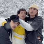 Los mallorquines Go Cactus en un entorno nevado durante una sesi&oacute;n de fotos