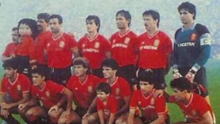 Equipo del RCD Mallorca durante el ascenso a Primera Divisi&oacute;n en 1989