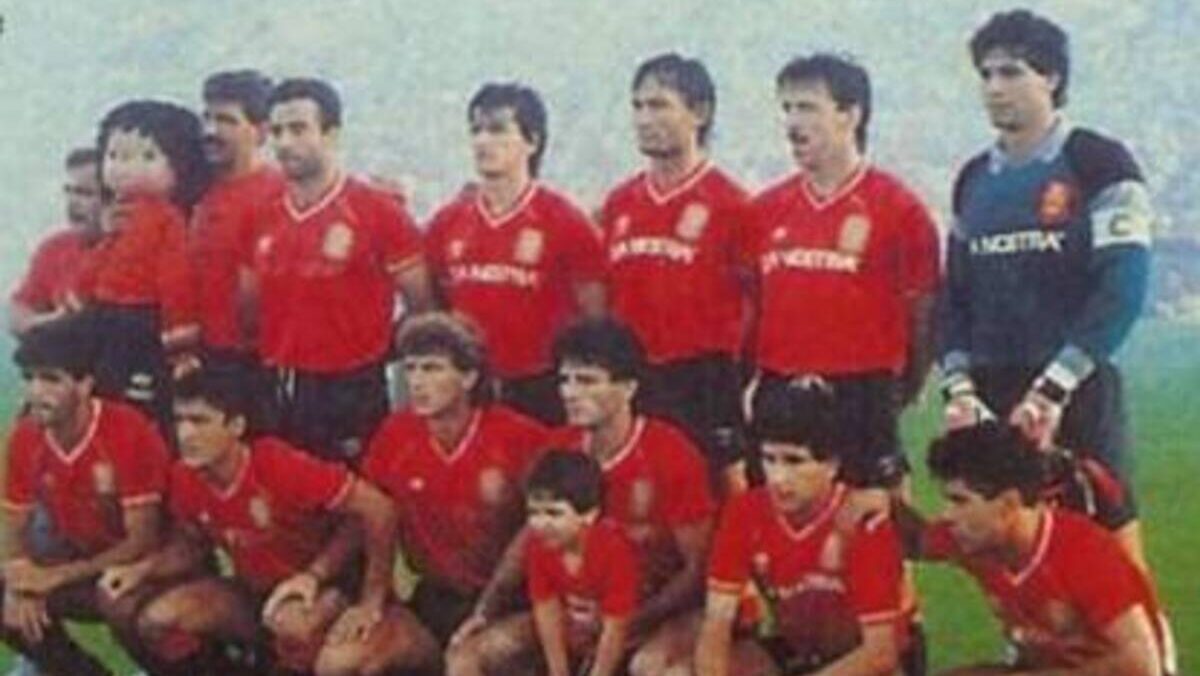 Equipo del RCD Mallorca durante el ascenso a Primera Divisi&oacute;n en 1989