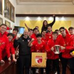 Equipo de voleibol de Manacor celebrando su victoria en la Copa del Rey