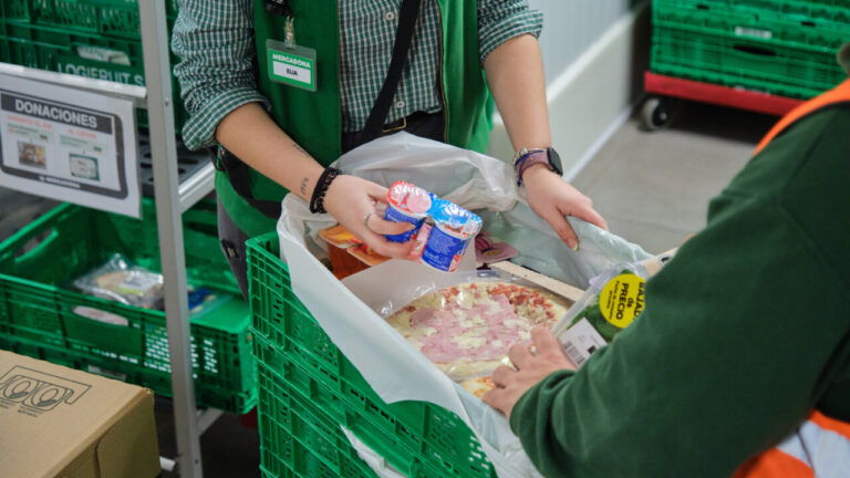 Mercadona don&oacute; 20.000 toneladas de alimentos en 2025