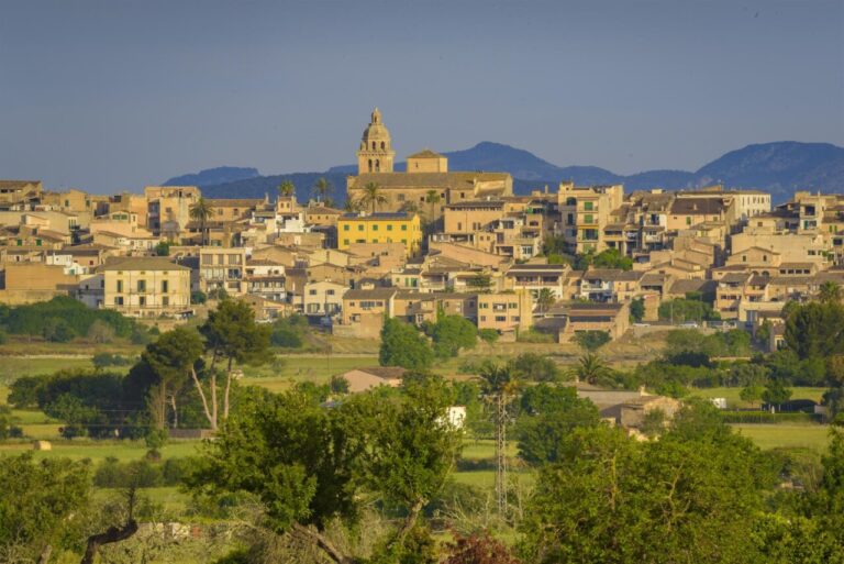 Vista general del pueblo de Montuïri en Mallorca