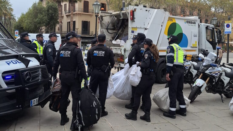 Incautan m&aacute;s de 400 kilos de productos en un operativo contra el top manta