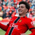 Pablo Torre celebrando un gol con el RCD Mallorca en el estadio