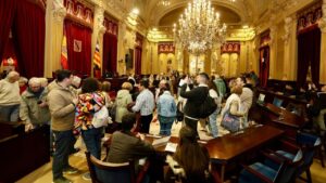 Visitantes en el Parlament durante las jornadas de puertas abiertas