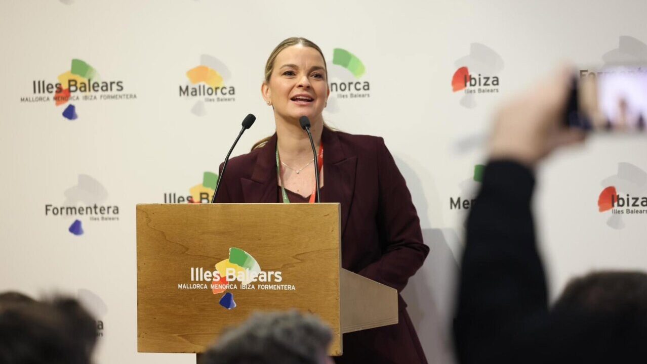 Marga Prohens en la feria ITB de Berl&iacute;n hablando sobre Baleares