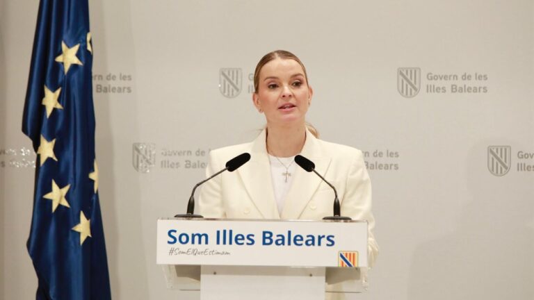 Marga Prohens presenta un plan anticrisis en Baleares con agentes sociales y econ&oacute;micos.