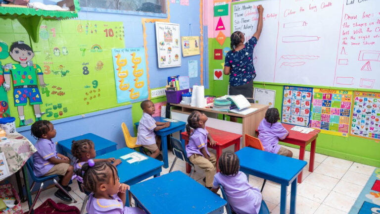 RIU inicia su primera colaboraci&oacute;n social en Bahamas con Lend a Hand Bahamas, beneficiando a m&aacute;s de 200 ni&ntilde;os.