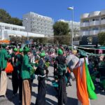 Celebraci&oacute;n de Saint Patrick en Santa Pon&ccedil;a con disfraces y m&uacute;sica