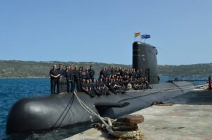 Submarino Galerna con tripulaci&oacute;n en puerto durante su escala en Palma.