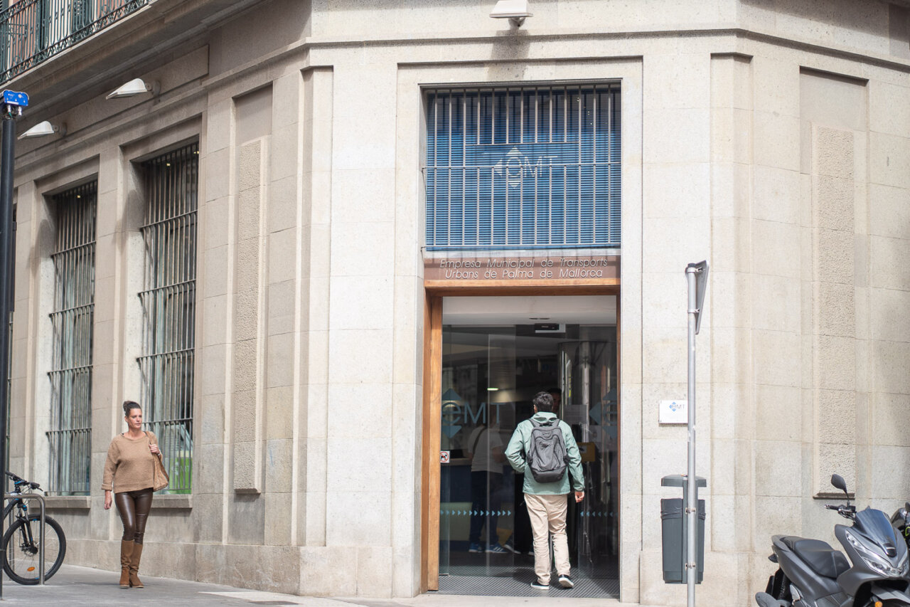 Entrada de la Empresa Municipal de Transportes de Palma de Mallorca