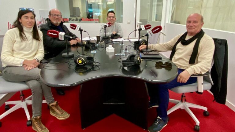Participantes de la tertulia en el estudio de EsRadio