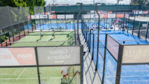 Vista de las canchas de p&aacute;del durante el VI Megatorneo en Megasport