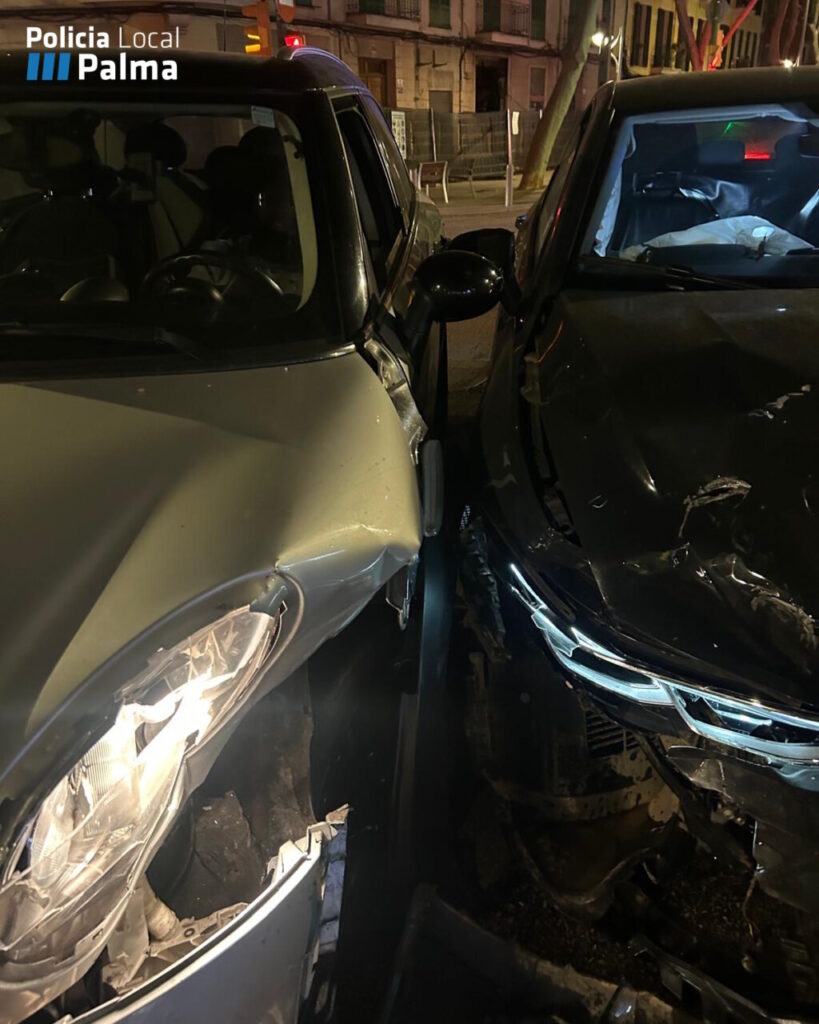 Accidente de tr&aacute;fico en Palma con veh&iacute;culos da&ntilde;ados