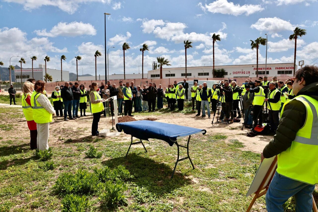 Inauguraci&oacute;n de la construcci&oacute;n del nuevo hospital en Felanitx con autoridades presentes