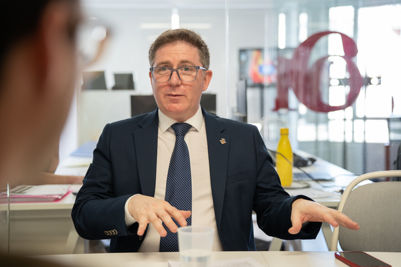 Guillem Ginerd durante una entrevista en su oficina en Mallorca