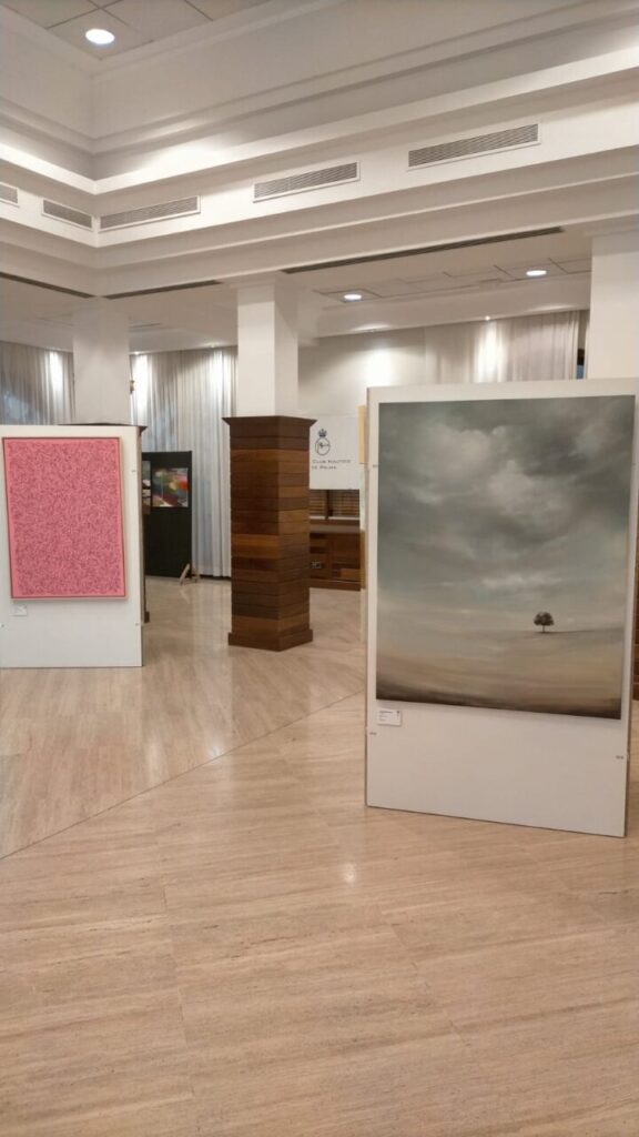 Exposici&oacute;n de pinturas en el Certamen de Pintura en Palma