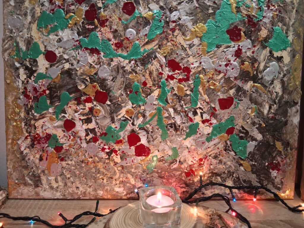 Pintura abstracta con colores brillantes y velas encendidas