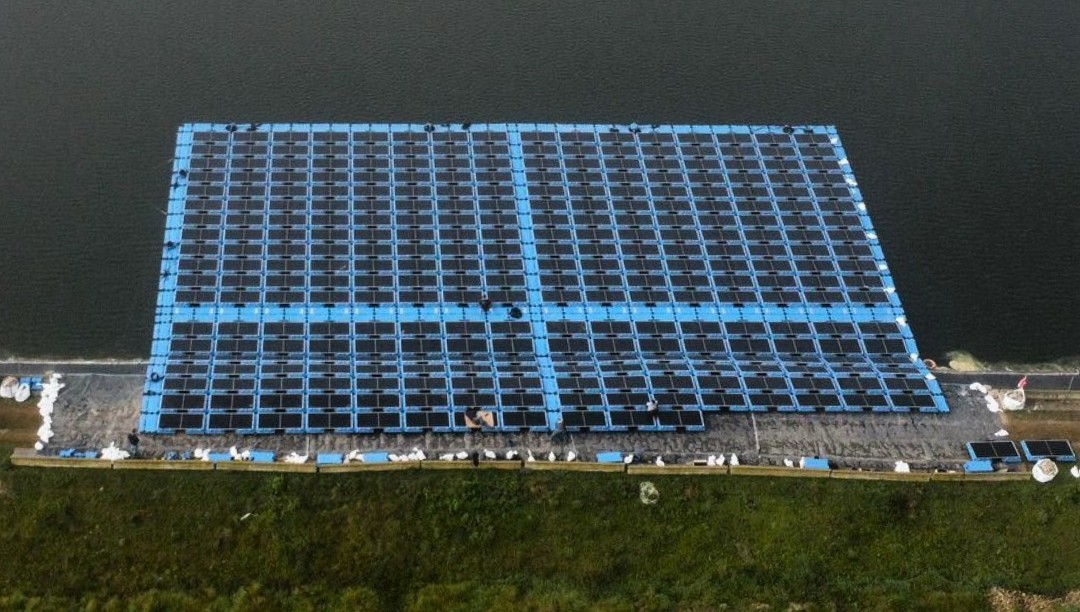Instalaci&oacute;n fotovoltaica flotante en Inca sobre una balsa de riego