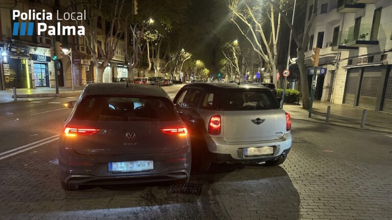 Accidente de tr&aacute;fico en Palma con dos coches involucrados