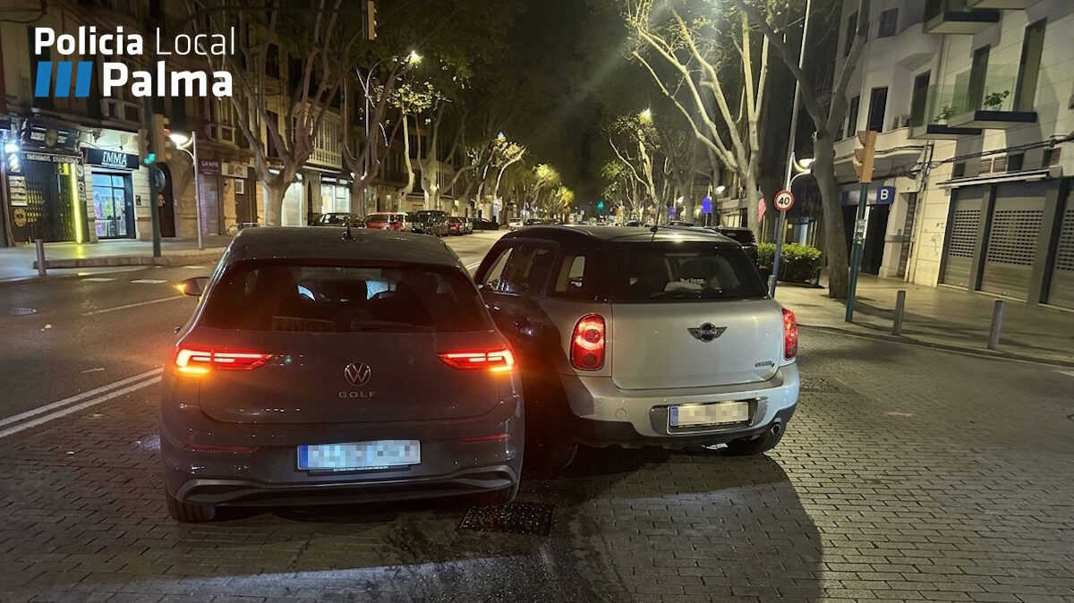 Accidente de tr&aacute;fico en Palma con dos coches involucrados
