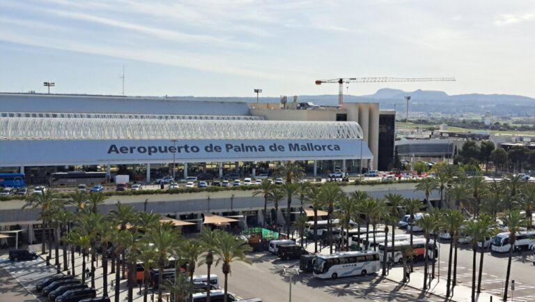 Las aerol&iacute;neas aumentan un 2,6 por ciento los asientos en Baleares este verano