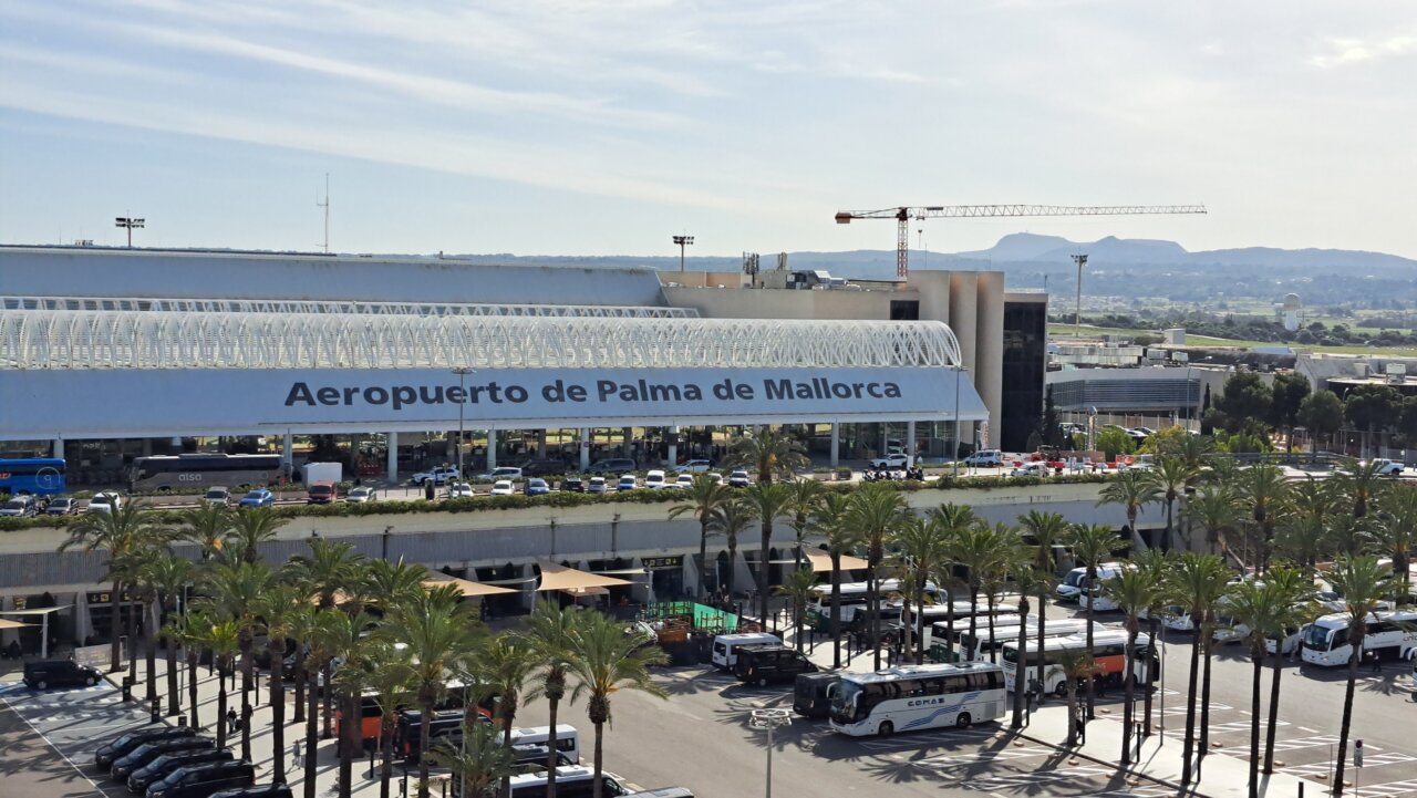 Las aerol&iacute;neas aumentan un 2,6 por ciento los asientos en Baleares este verano