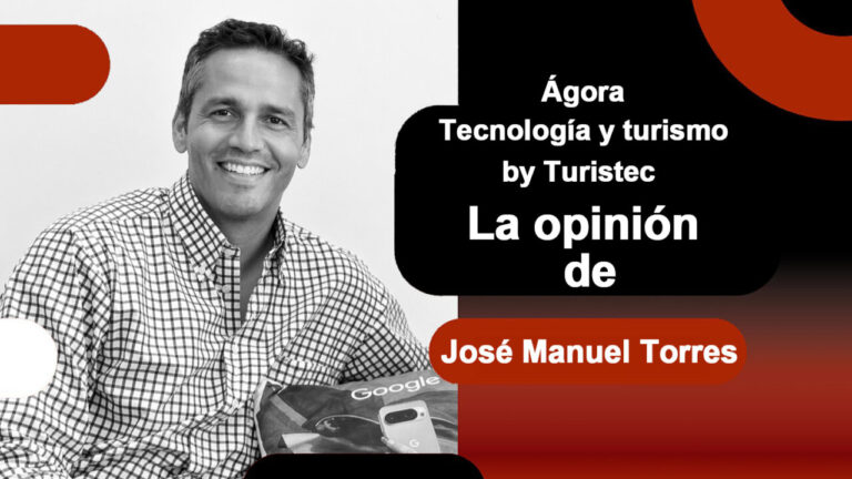 Jos&eacute; Manuel Torres hablando sobre tecnolog&iacute;a y turismo en un evento