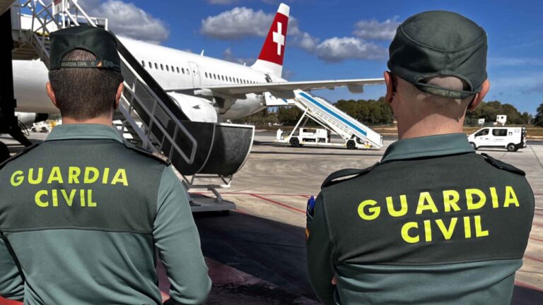 Un pasajero agrede a dos empleados tras denegarle el embarque en el aeropuerto de Palma