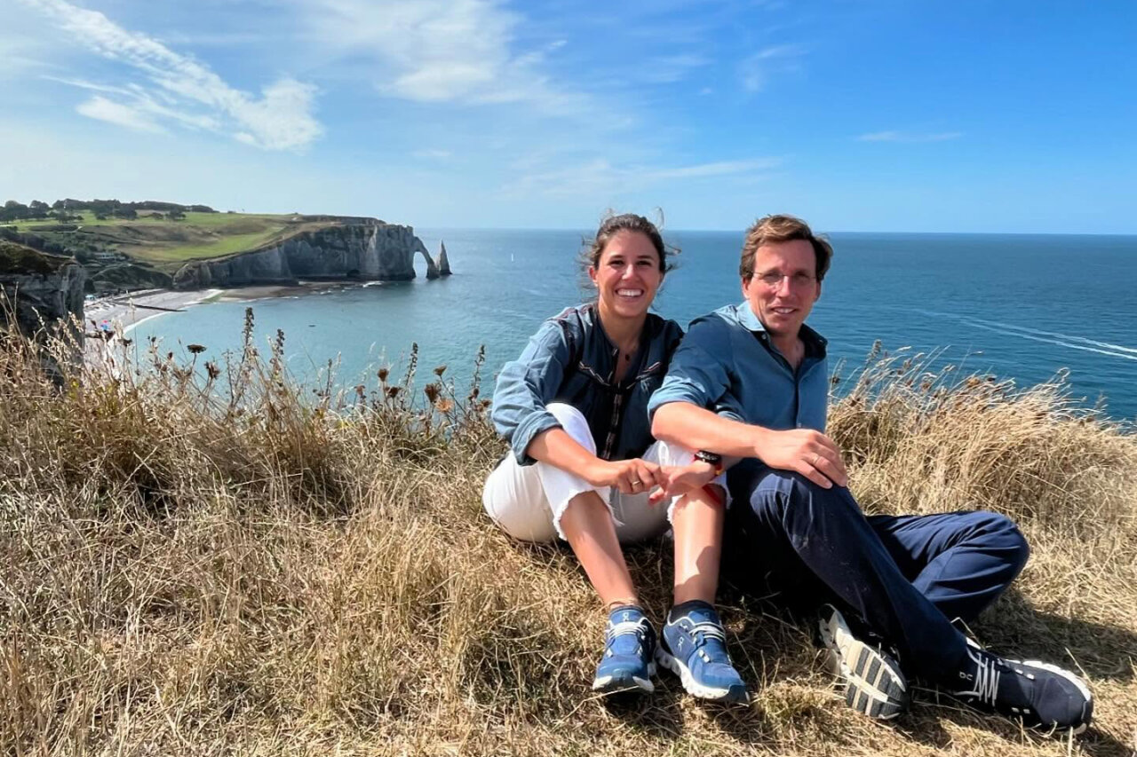 Jos&eacute; Luis Mart&iacute;nez-Almeida y Teresa Urquijo disfrutando de una boda en Mallorca