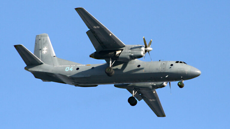 Mueren 29 personas tras estrellarse en Crimea un avi&oacute;n militar ruso