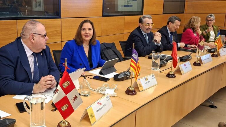 Baleares carga contra la ministra de Sanidad por la huelga m&eacute;dica: &ldquo;Que d&eacute; un paso al lado&rdquo;