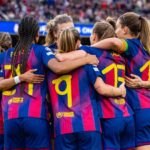 Jugadoras del FC Barcelona femenino celebrando un gol en el Camp Nou